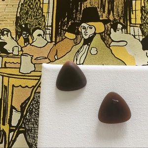 VERA WANG TRIANGLE STUD EARRING